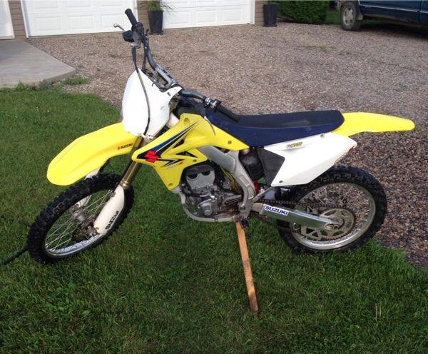 2008 Suzuki RMZ 250 dirt bike