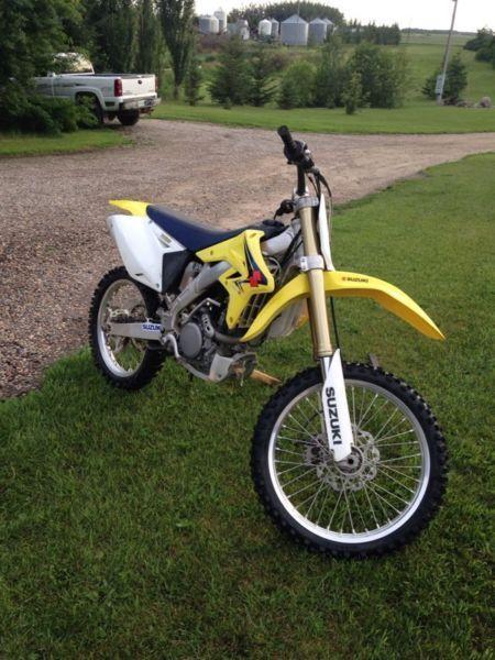 2008 Suzuki RMZ 250 dirt bike