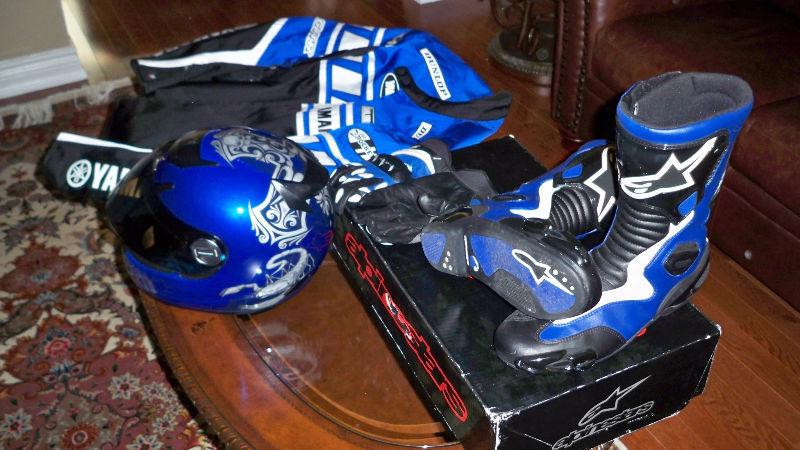 Motorcyle Yamaha R6 Jacket, Gloves, Helmets, Boots