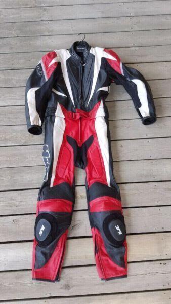 HJC leather 2 piece race suit (42)