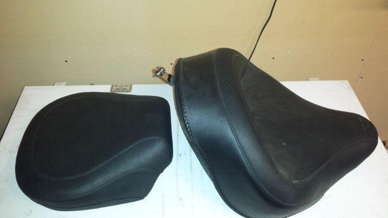 Mustang solo seat for softail with passenger seat