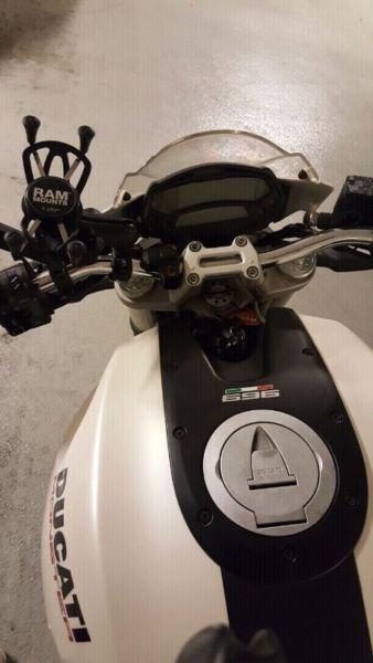 ducati monster 696 8000km only with 2 keys