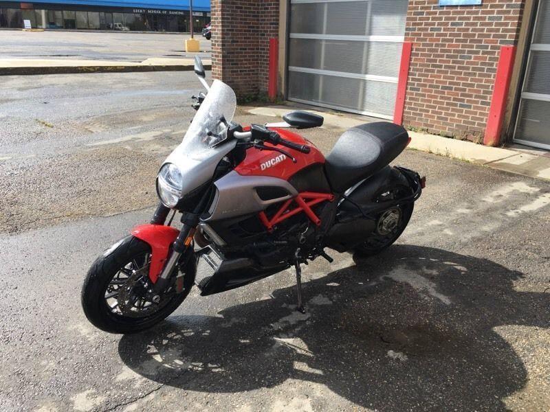 REDUCED PRICE! 2011 DUCATI DIAVEL - Excellent condition