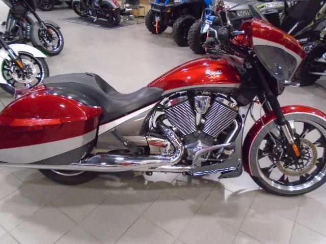 2015 VICTORY CROSS COUNTRY MAGNUM