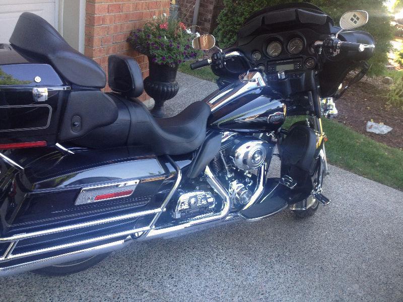 Black 2010 Ultra Classic with Low Miles and Upgrades