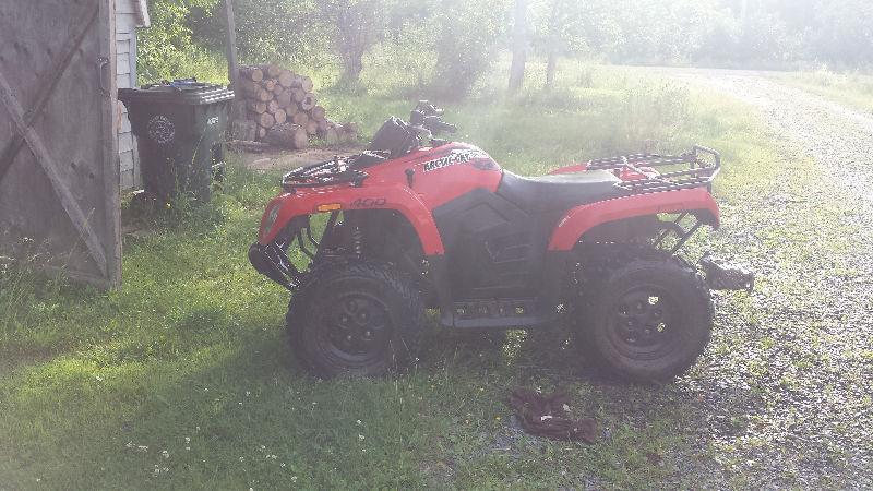 Low km, like new artic cat 400
