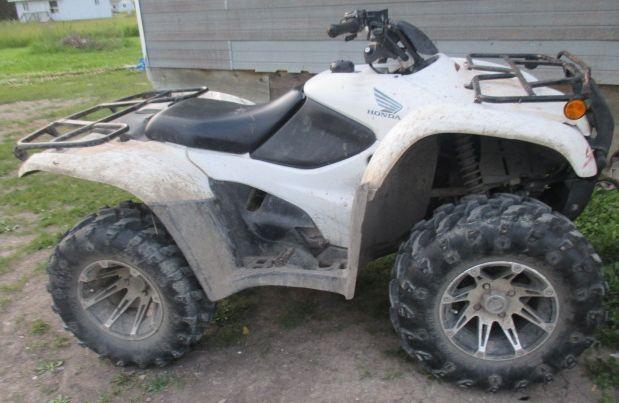 Honda 2010 420cc 4x4 RARE WHITE NEW TIRES n TURBINE MAGS