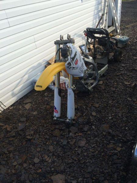 PARTING OUT 2006 YZ250F