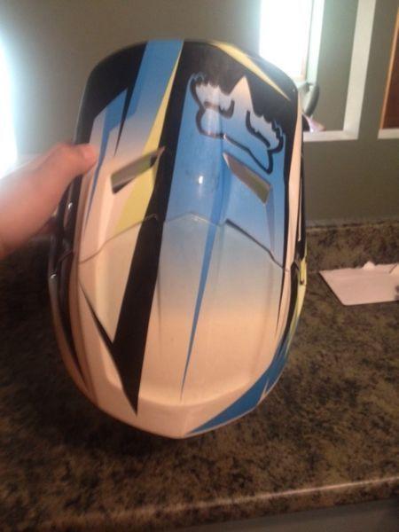 Fox v1 motocross helmet a