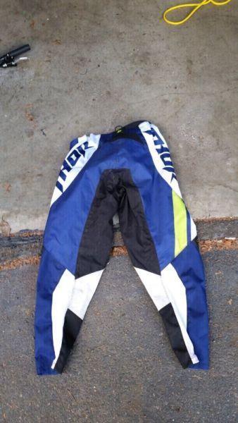 Thor dirtbike pants. Size34. Literally used 2 times