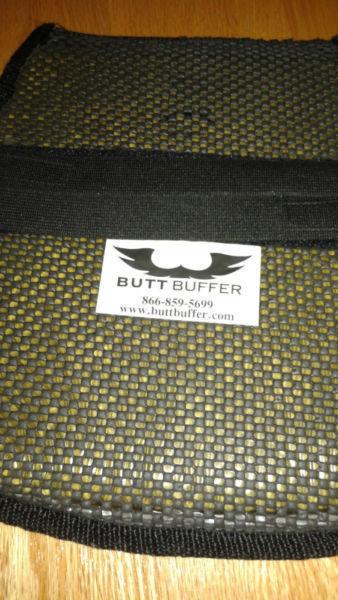 one BUTT BUFFER GEL SEAT, one pair of BLACK LEATHER CHAPS