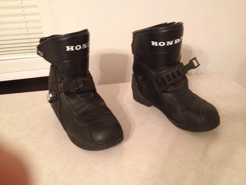 Honda Motorcycle Boots (Size 9)