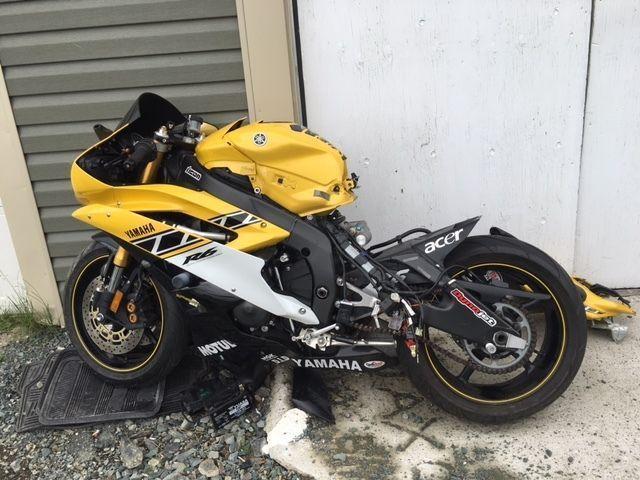 2006 Yamaha R6 - in minor accident
