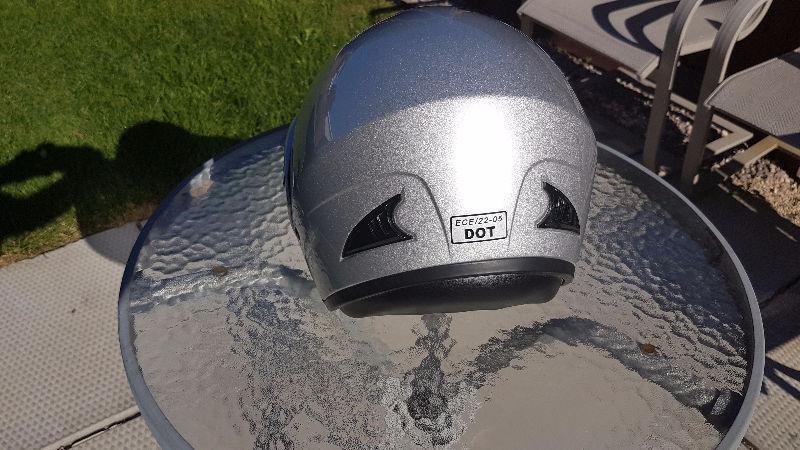 Motorcycle helmet