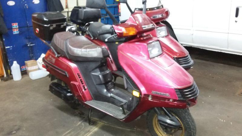 2 scooters Elite Ch250 Honda