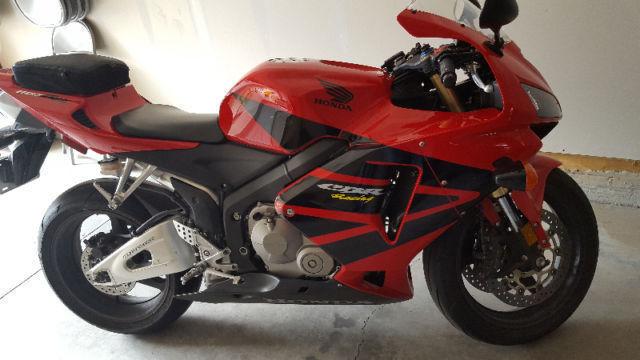 2006 CBR600RR - LOW KM, NEEDS NOTHING