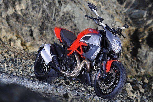 Ducati Diavel - like new with only 2700 kilometers