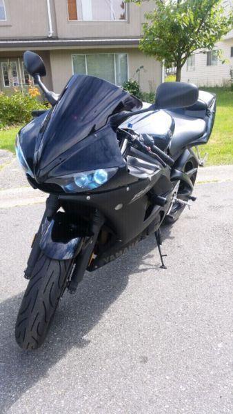 Yamaha r6s 2008