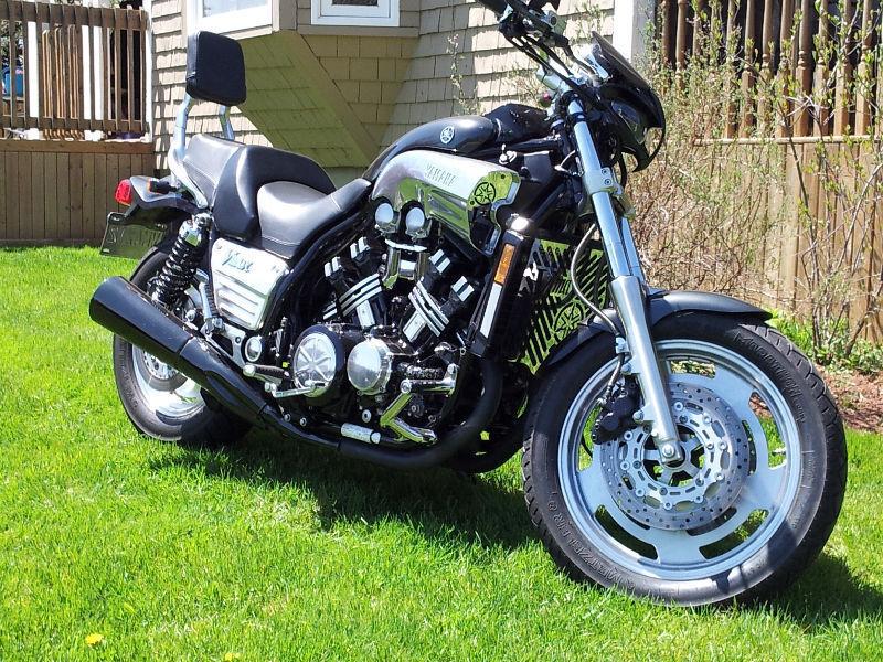 YAMAHA VMAX WITH V-BOOST