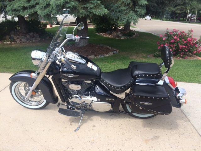 2011 Suzuki Boulevard ~ MINT condition