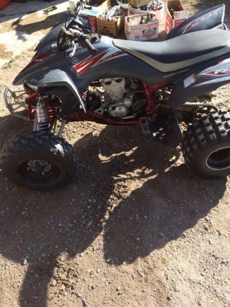 Selling cheap for quick sale yfz450 2008