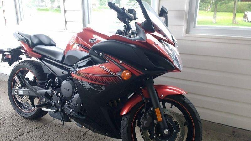 Yamaha FZ6R 2011