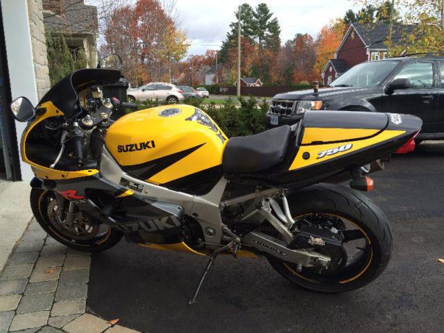 Moto sport Suzuki GSXR750 doit partir