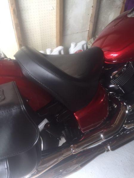 Mustang solo seat mint vstar 1100 Classic