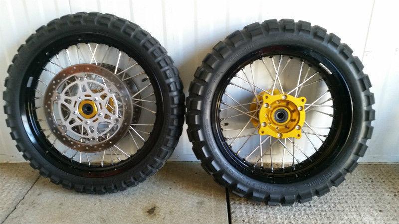 Spoked wheels, tires & brake rotors for Suzuki V-Strom