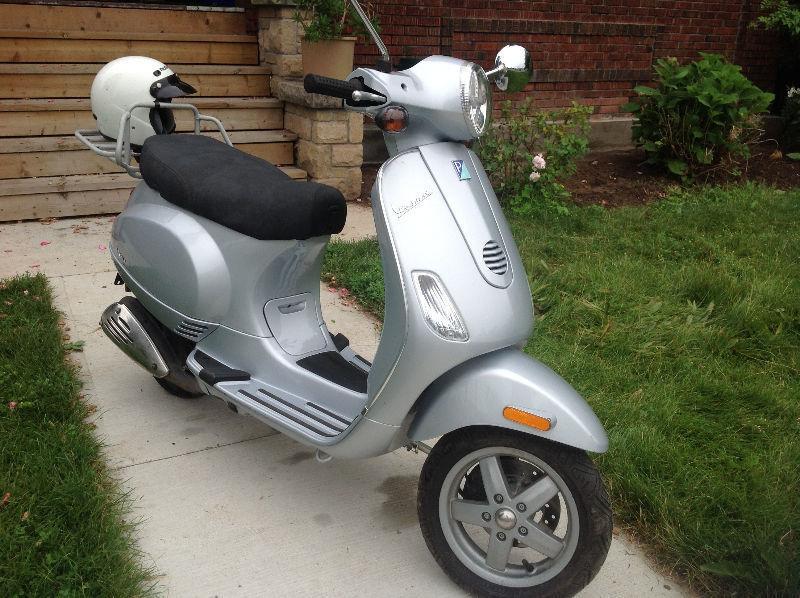 VESPA - PERFECT FOR ZIPPING AROUND!