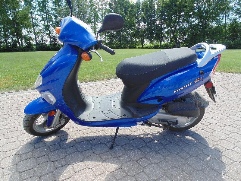 Kymco Vitality 50 Gas Scooter