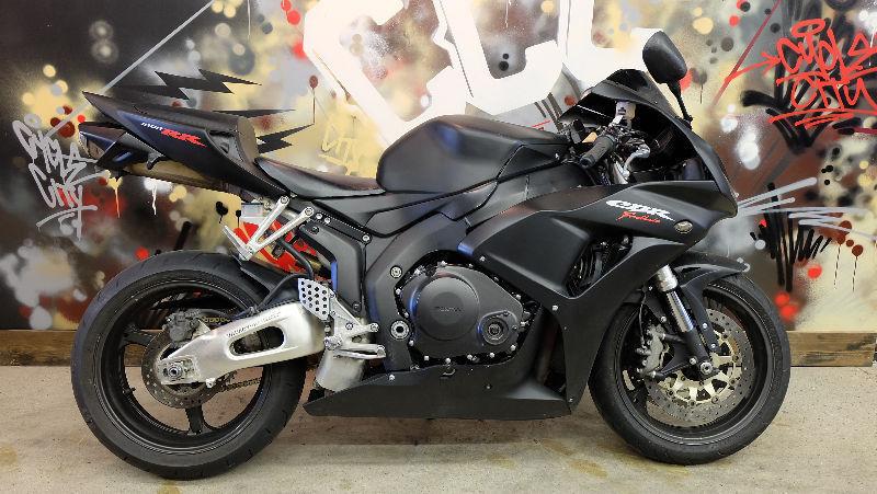 2006 Honda CBR 1000RR Every ones approved. Only $154 per month