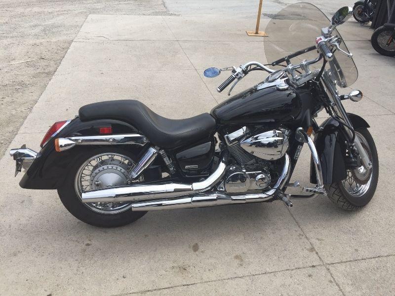 2008 Honda Shadow 750. Financing available! $60 bi-weekly