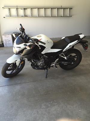 2015 HONDA CB300F **Only 602 KMs**