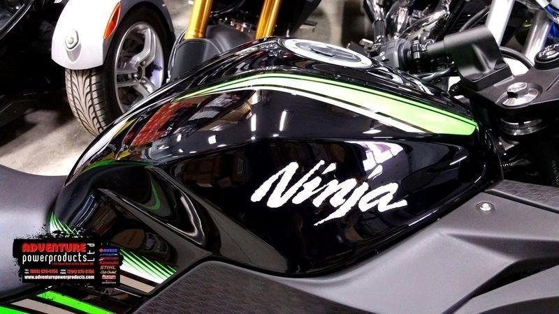 2016 Kawasaki Ninja 300 Kawasaki Racing Team Edition