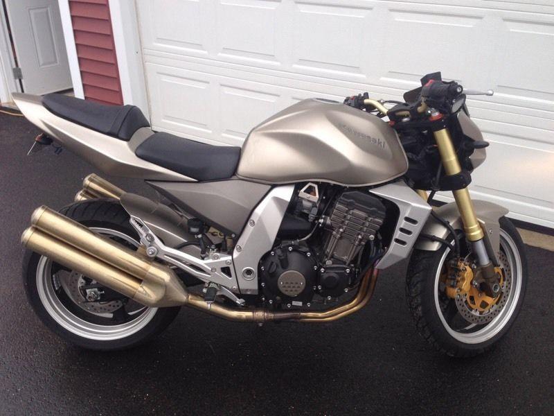 2005 Kawasaki Z1000, low km, excellent condition!