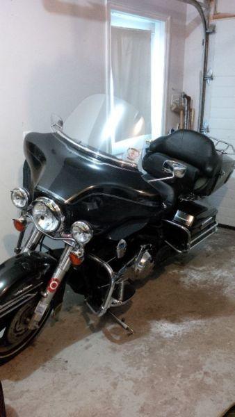 Harley ultra glide classic LOW KMS