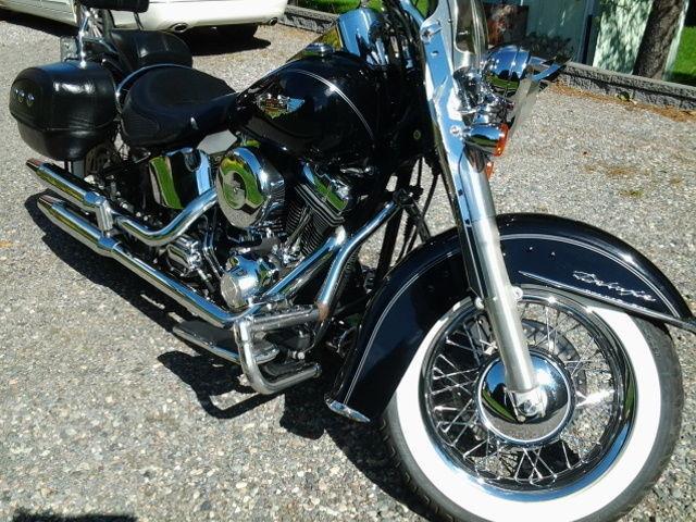 2005 SOFTAIL DELUXE MOTORCYCLE