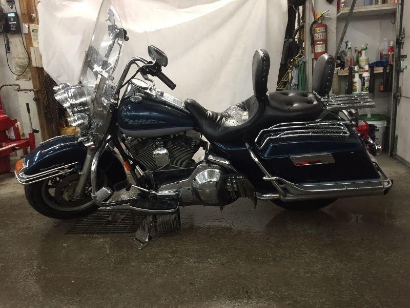2001 Harley Davidson Road King. Was $8500 now $7000!!!!!