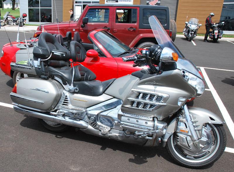 1800 Gold Wing