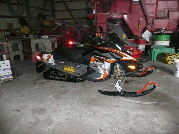 500ss TnT ski-doo (with Electric Start and Reverse)
