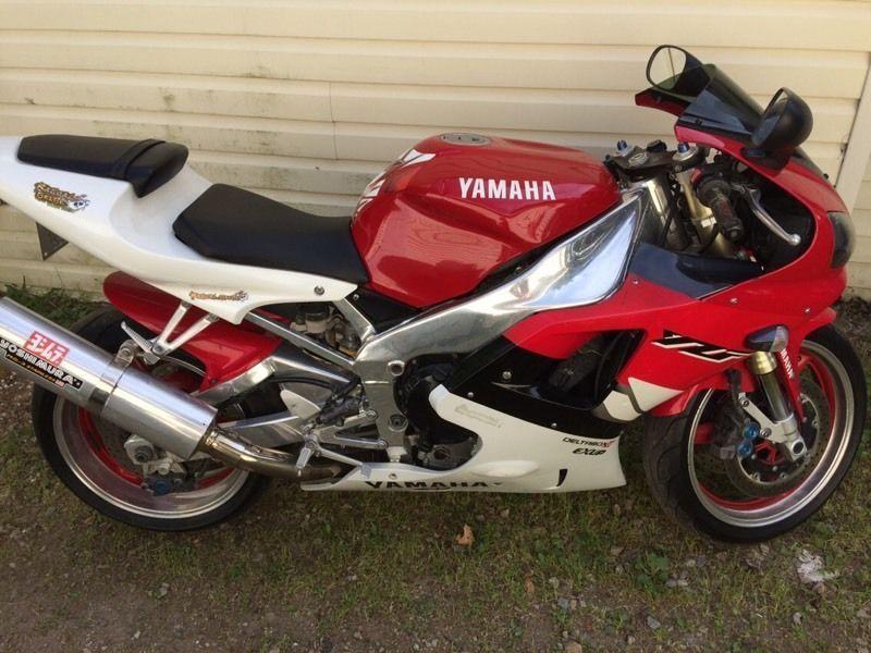 R1 56000km 2300$