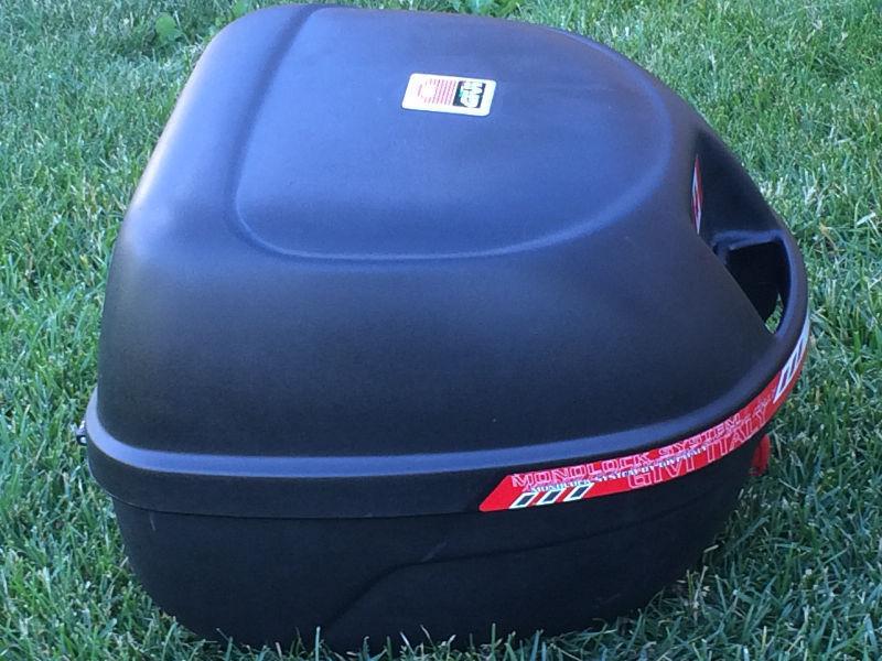 Givi Topbox and plate - fits one Large helmet