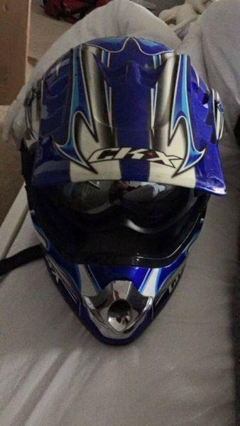 Helmet ( dirt bike / motorcycle )