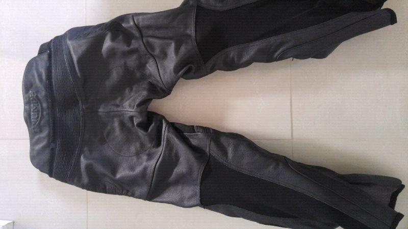 Triumph Leather Racing Pants sz34