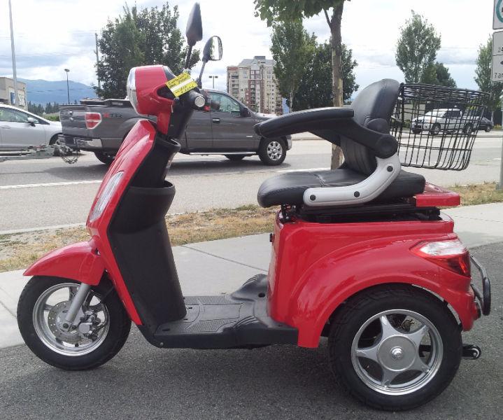 Sporty 3 wheel Electric Scooter