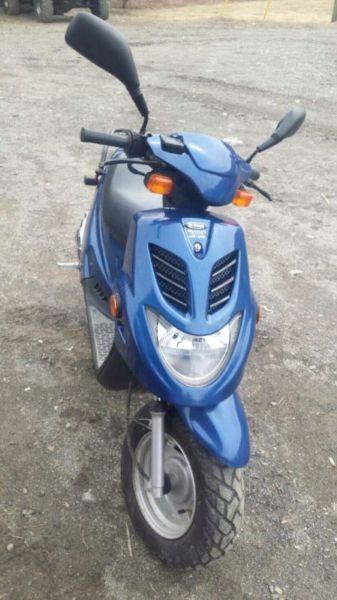 2006 Scooter low miles $1400.00 OBO