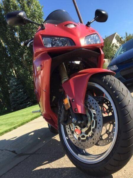 Street Bike for Sale!! Very well taken care of