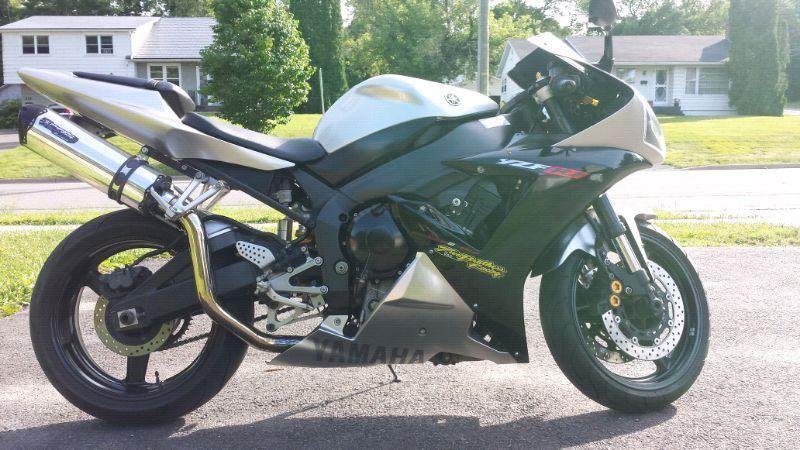 Wanted: 2003 Yamaha R1 - immaculate condition