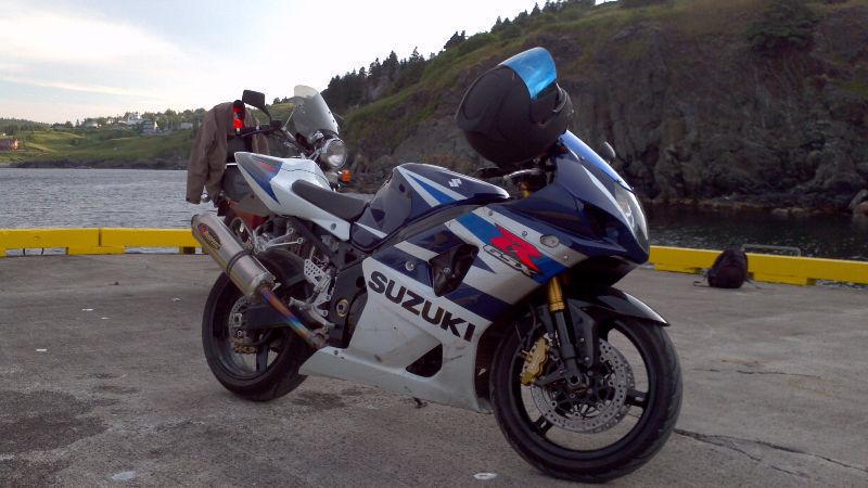 2004 gsxr 1000 very fast needs minor work ...runs great